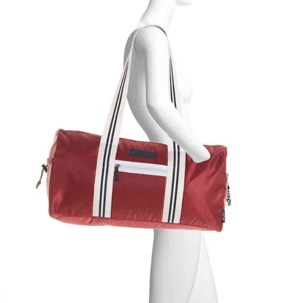 NWT gym bag/duffle bag/weekender bag by Skechers